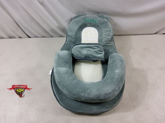Lot 7-133212 - Rootling baby feeding pillow wedge lounger.