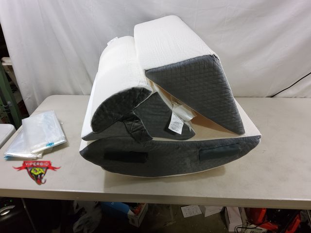 Lot 7-130278 - Kolbs 4-Piece bed wedge pillow set.