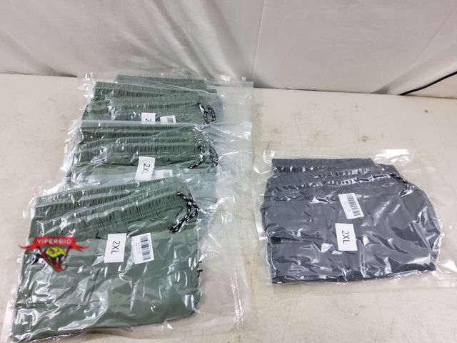 Lot 7-133147 - New! (5) Pairs of Men' s cargo shorts with 9" inseam. Size: 2XL.  Includes (4) Green and (1) Gray pa...