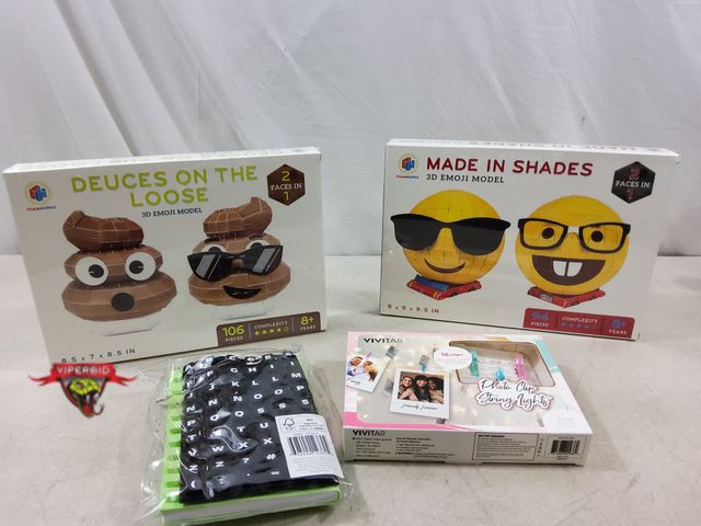 Lot 7-134227 - New! Little Pear by Pearhead letterboard journal with (70) letter &amp; symbols to customize your jo...