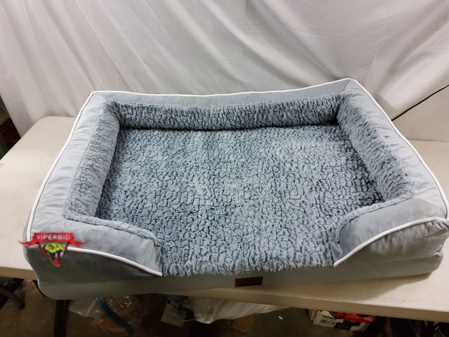 Lot 7-133424 - Comfort Expression pet bed. 42" X 28" X 8"H.
