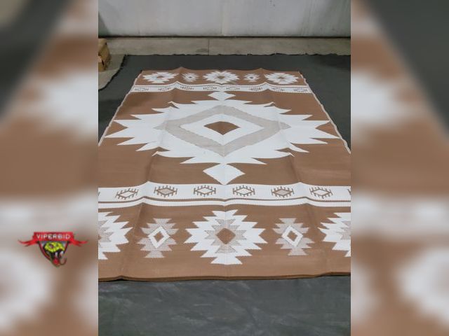 Lot 7-131350 - 9 ft. X 12 ft. Outdoor rug.