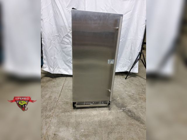 Lot 7-133446 - U-Line UHCP115-SS81A is a premium 15-inch 1 Class black cabinet with stainless steel door clear ice ...