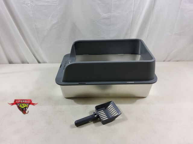 Lot 7-123341 - Stainless steel cat semi enclosed litter box with scoop.  22-2/4" X 14-1/2" X 10-1/2"H.