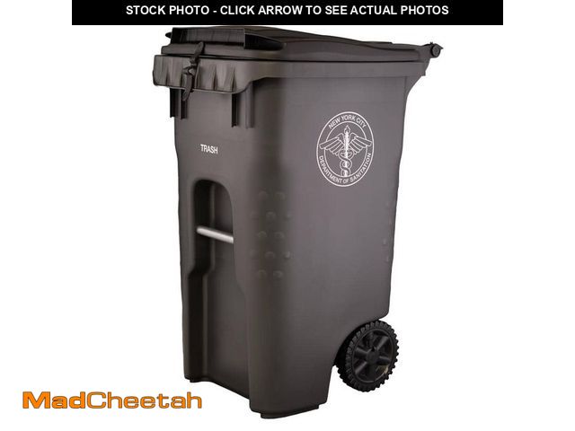 Lot 74-14601801 - Otto Official NYC Trash Bin 45 Gallon with Lid - UNUSED