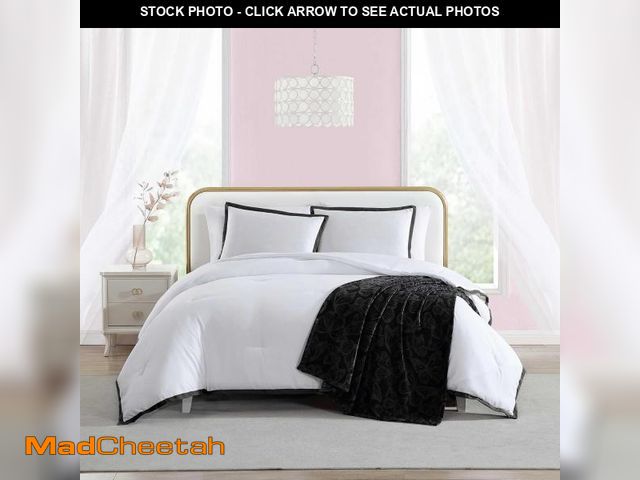 Lot 74-12399568 - Betsey Johnson - Twin Comforter Set, Soft Bedding with Matching Sham, Bonus Throw Included, Dorm Ess...