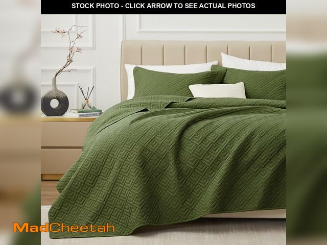 Lot 74-12711680 - EXQ Home Quilt Set Full Queen Size Forest Green 3 Piece,Lightweight Soft Coverlet Modern Style Squar...