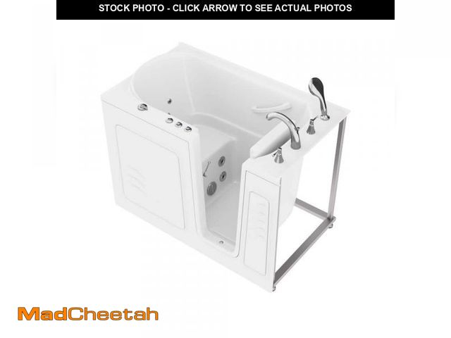 Lot 74-12093654 - Universal Tubs Universal Collection 30 in. L x 52 in. W Whirlpool Jetted Bathtub with Right Drain in...