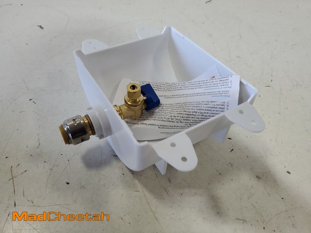 Lot 74-12484822 - SharkBite 1/2 in. Push-to-Connect Brass Ice Maker Outlet Box - UNUSED