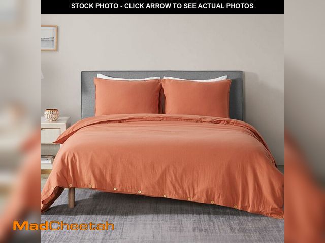 Lot 74-12499348 - DAPU Linen Duvet Cover Queen, Washed Lightweight Bedding Set with Buttons Closures, 3 PCs Hypoallerg...