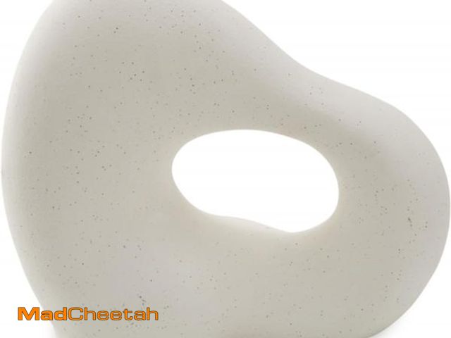 Lot 74-12098503 - Signature Design by Ashley Arthrow Minimalist Waterproof Ceramic Abstract Sculpture, White - UNUSED