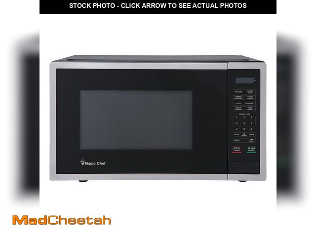Lot 74-12989251 - Magic Chef 18.6 in W, 0.9 cu. ft. Countertop Microwave, in Stainless Steel with 900-Watt Cooking Pow...
