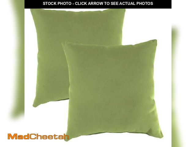 Lot 74-14344236 - Jordan Manufacturing 16 in. L x 16 in. W x 4 in. T Square Outdoor Throw Pillow in Pine Green (2-Pack...