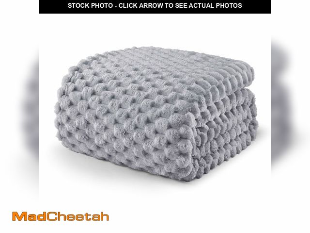 Lot 74-12700462 - Exclusivo Mezcla Twin Size Fleece Blanket for Bed, 90x66 Inches Stylish Jacquard Velvet Soft Blanket...