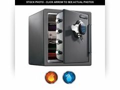 Lot 74-13123594 - undefined