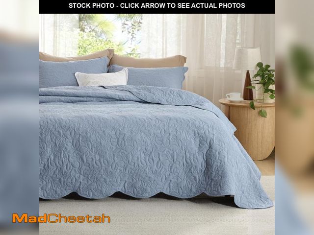 Lot 74-11547114 - Bedsure King Size Quilt Bedding - Ultra Soft Pre-Washed Bedspread - Mineral Blue Coverlet Bedding wi...