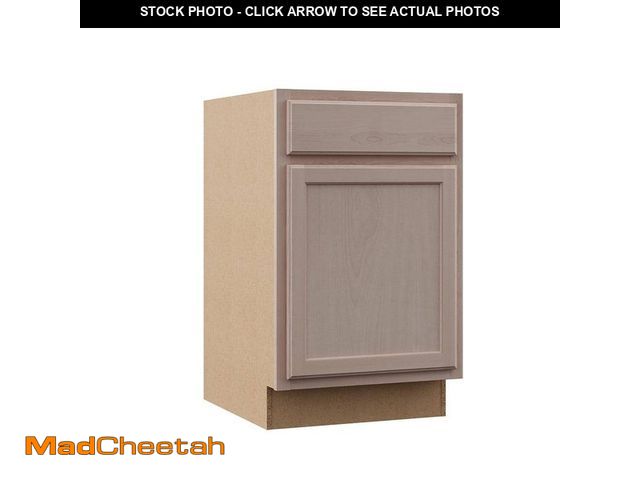 Lot 74-12683193 - (BROKEN CORNER) Hampton Bay Recessed Panel 21 in. W x 24 in. D x 34.5 in. H Assembled Base Cabinet i...