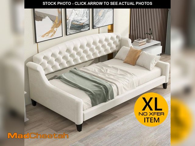 Lot 74-12558366 - Harper &amp; Bright Designs Button-Tufted Beige Wood Frame Twin Size Velvet Upholstered Daybed - UNU...