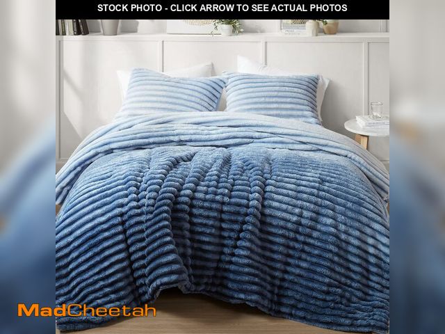 Lot 74-12633105 - Intelligent Design Twin Comforter Set, Plush Bedding, Microfiber Reverse, 2 Piece, Lightweight, Supe...