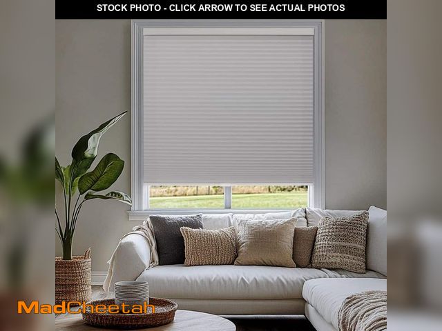 Lot 74-12684952 - 9/16 in. Blackout Cordless Cellular Shade - 32 in. W x 64 in. L - UNUSED