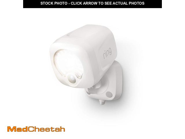 Lot 74-12773119 - *DIRTY* Ring Smart Lighting White Motion Activated Outdoor Integrated LED Spotlight Battery *DIRTY* ...