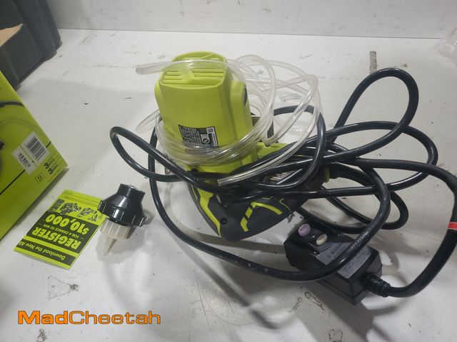 Lot 74-12143443 - RYOBI 12 -Amps 4 in. Blade Corded Wet Tile Saw - USED