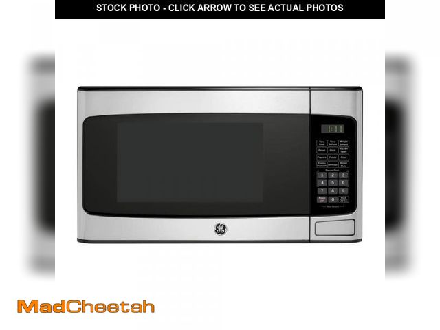 Lot 74-12146795 - GE 1.1 Cu. Ft. Capacity Countertop Microwave Oven - USED