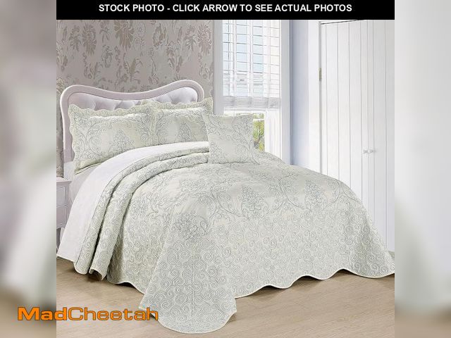 Lot 74-12096216 - Home Soft Things Damask 4 Piece Bedspread Set, Scalloped Edge Reversible Coverlet Comforter Prewashe...