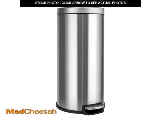 Lot 74-12746607 - Innovaze 8 Gal. Stainless Steel Brushed Fingerprint-Resistant Round Step-On Trash Can - USED