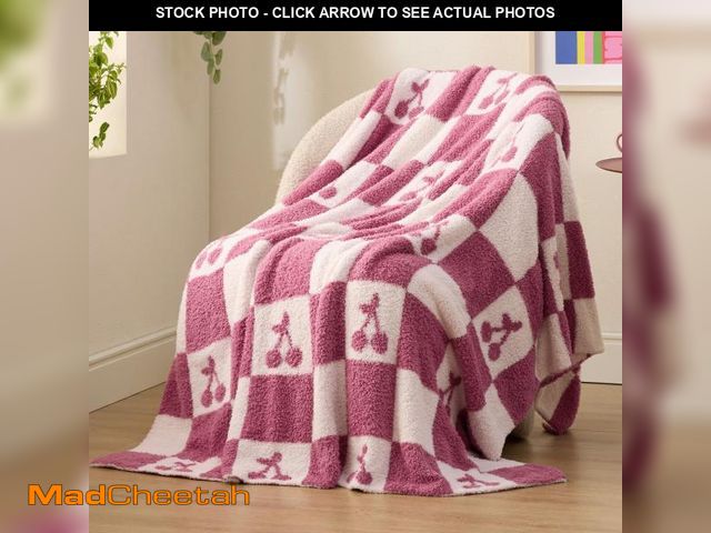 Lot 74-12303980 - Bedsure Checkered Throw Blanket for Couch, Soft Cozy Cherry Pink Birthday Gifts for Mother Mom Girlf...