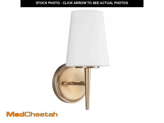 Lot 74-12532753 - Generation Lighting Driscoll 5 in. 1-Light Contemporary Modern Satin Brass Wall Sconce Bathroom Vani...