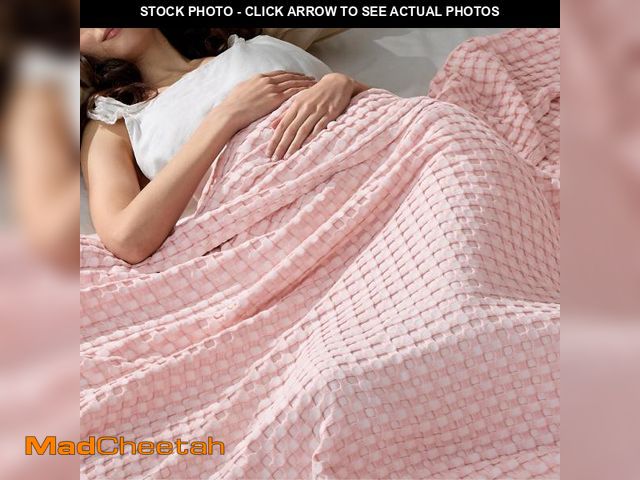 Lot 74-12213582 - Bedsure Cooling Cotton Waffle King Size Blanket - Lightweight Breathable Blanket of Rayon Derived fr...