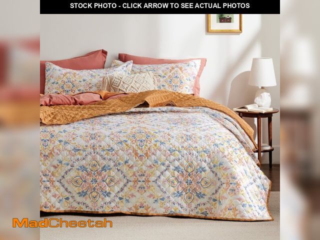 Lot 74-12698670 - Bedsure Boho Quilt King - Reversible Orange Bohemian Quilt Bedding Lightweight Microfiber Bedspread,...