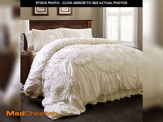 Lot 74-12760308 - Lush Decor 3 Piece Serena Comforter Set, King, Ivory - UNUSED