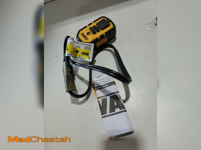 Lot 74-12484855 - DEWALT 140-Watt Portable Car Power Inverter with Dual USB Ports - UNUSED