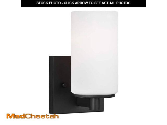 Lot 74-12682211 - Generation Lighting Hettinger 4 in. 1-Light Matte Black Transitional Contemporary Wall Sconce Bathro...