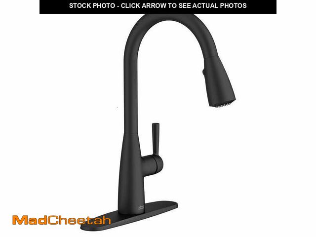 Lot 74-13778757 - American Standard Fairbury 2S Single-Handle Pull-Down Sprayer Kitchen Faucet in Matte Black - UNUSED