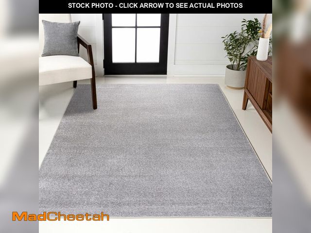 Lot 74-12569534 - JONATHAN Y Haze Solid Low-Pile Light Gray Indoor Area Rug 10x14, Coastal,Bohemian,Minimalist,Classic...