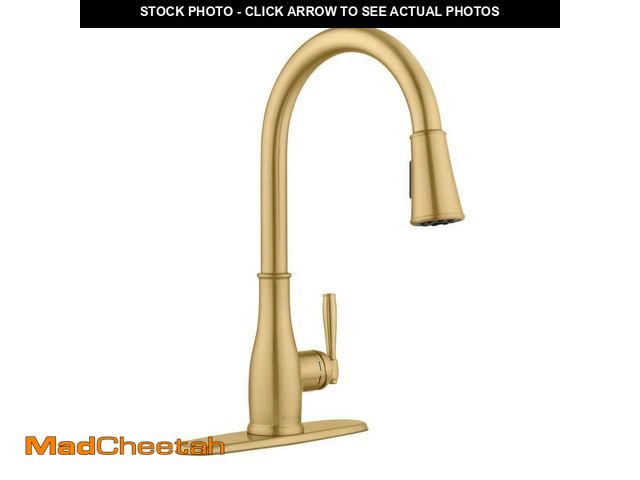 Lot 74-14364124 - Glacier Bay Halwin Single-Handle Pull-Down Sprayer 11.37 in. High Spout 360ÃÂ° swivel Kitchen Fauce...