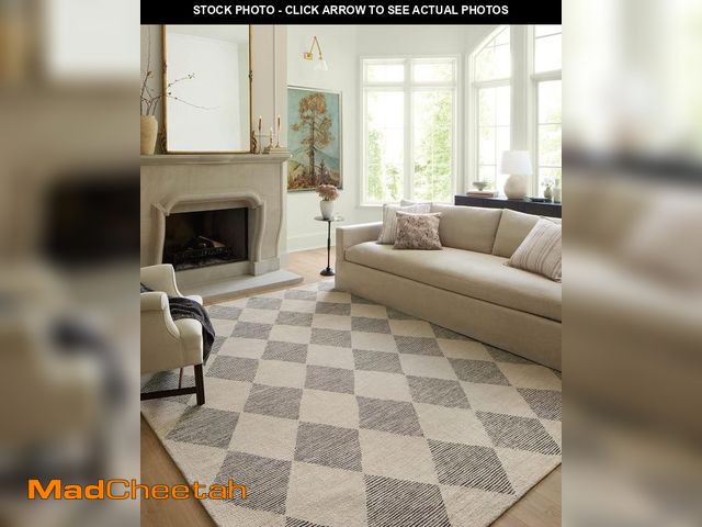 Lot 74-12137831 - Loloi Chris Loves Julia Francis Collection FRA-01 Beige/Charcoal 3'-6" x 5'-6" Accent Rug - UNUSED