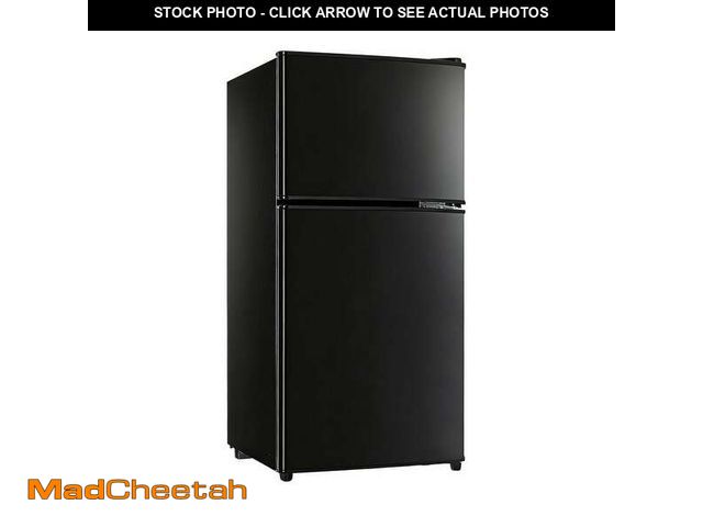 Lot 74-14256282 - JEREMY CASS 3.5 cu. ft. Retro Mini Refrigerator in Black with Top Freezer, 7-Temp Levels, 2-Removabl...