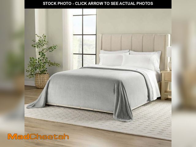 Lot 74-12857133 - Member's Mark Oversized Cloud Touch Blanket - UNUSED