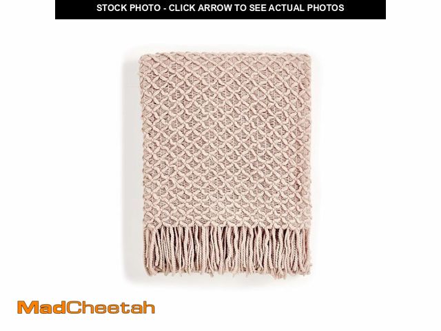 Lot 74-12601716 - CREVENT Farmhouse Boho Knitted Throw Blanket for Couch Sofa Chair Bed Home Decoration, Soft Warm Coz...