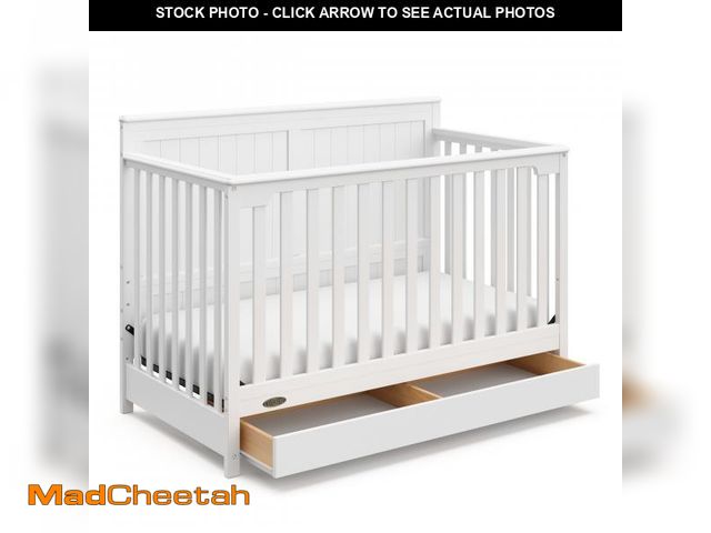Lot 74-12429014 - Hadley 4-in-1 Convertible Crib with Drawer-White - UNUSED
