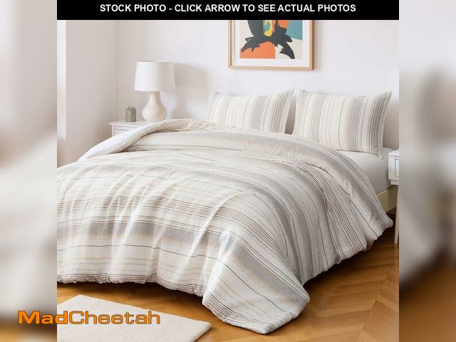 Lot 74-14378324 - Basics Comforter Set, 3-Piece Jacquard Comforter and 2 Pillow Shams, All-Season Bedding, Queen, Beig...