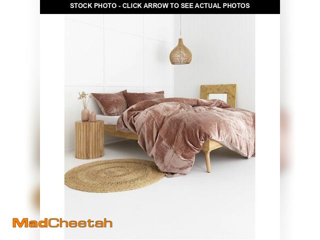 Lot 74-12881912 - Sophia-Art 3 Pcs Ultra Luxury Rayon Velvet Bedding Boho Solid Duvet Cover UO Comforter Cover (Rose, ...