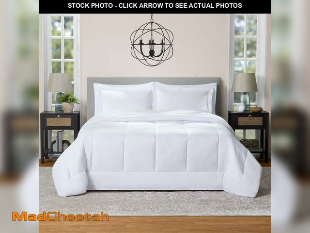 Lot 74-12857874 - Mainstays 7 Piece Reversible Bed in a Bag Comforter Set with Sheets, White, Queen - USED