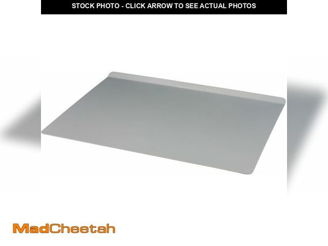 Lot 74-13066333 - Farberware Insulated Bakeware Nonstick Cookie Baking Sheet, 15.5" x 20", Light Gray - USED