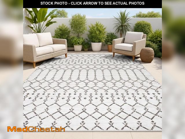 Lot 74-12097200 - JONATHAN Y SMB108I-5 Ourika Moroccan Geometric Textured Weave Indoor Outdoor Area Rug, Coastal, Trad...