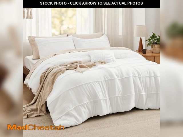 Lot 74-12324013 - Bedsure Full Comforter Set - 4 Pieces Pinch Pleat Bed Set, White Boho Bedding for All Season, 1 Soft...